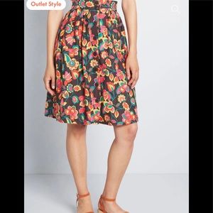 NWT ModCloth Full Flowy Midi Skirt Black Floral Size Large